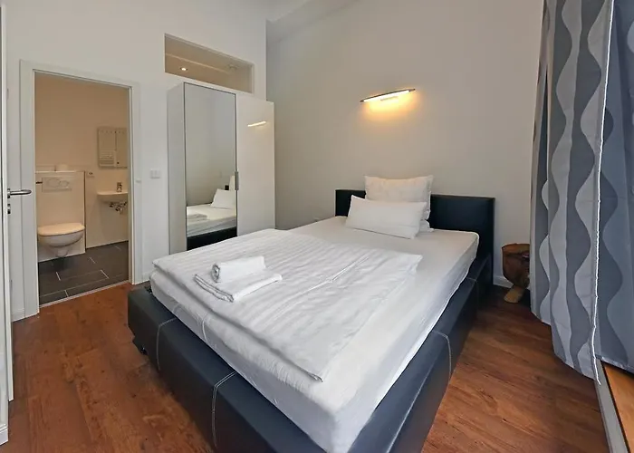 Bananas Hotel And Guesthouse Berlin