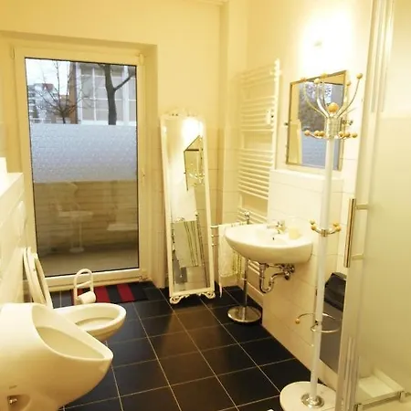 Bananas Hotel And Guesthouse Berlin Гостевой дом Берлин