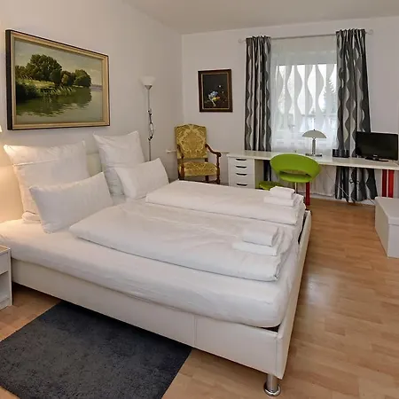Гостевой дом Bananas Hotel And Guesthouse Berlin *