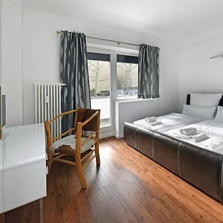Гостевой дом Bananas Hotel And Guesthouse Berlin *