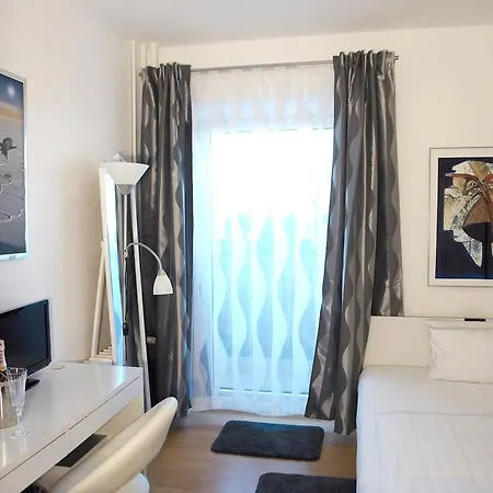 Bananas Hotel And Guesthouse Berlin *