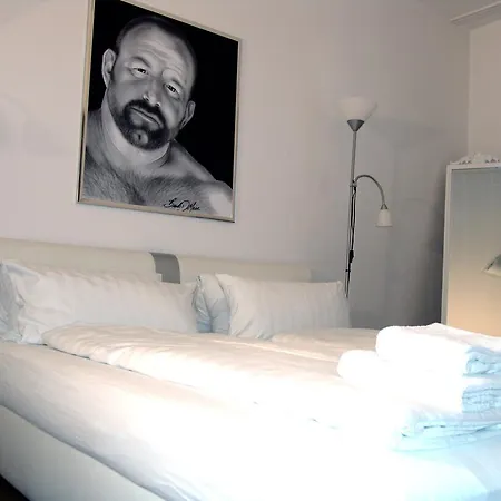 Bananas Hotel And Guesthouse Berlin *