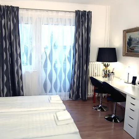 Bananas Hotel And Guesthouse Berlin