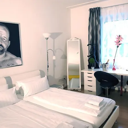 Bananas Hotel And Guesthouse Berlin * ברלין