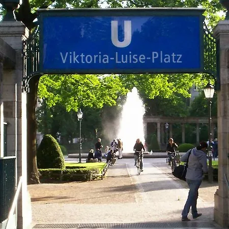 Bananas Hotel And Guesthouse Berlin ברלין