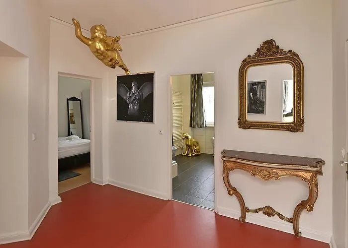 Bananas Hotel And Guesthouse Berlin Konukevi *