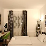 Bananas Hotel And Guesthouse Berlin Berlin