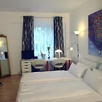 Bananas Hotel And Guesthouse Berlin Konukevi
