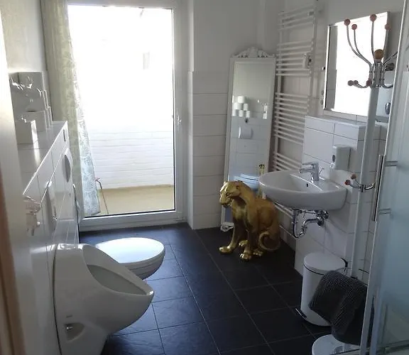 Bananas Hotel And Guesthouse Berlin